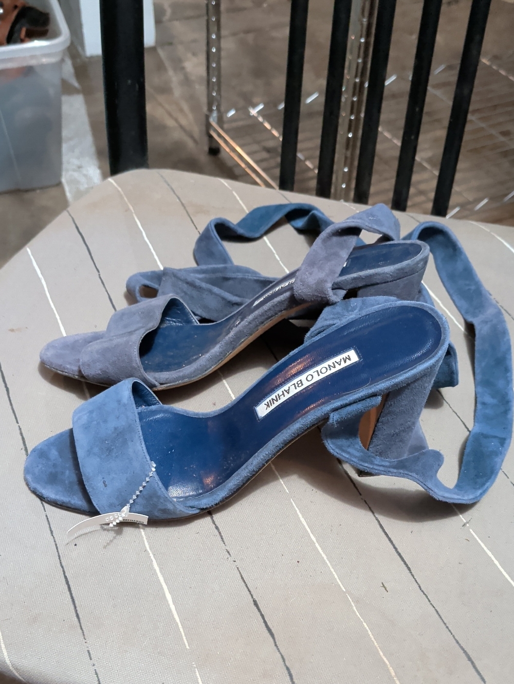 Nwob Manolo Blahnik Navy Suede Block Heel Sandals